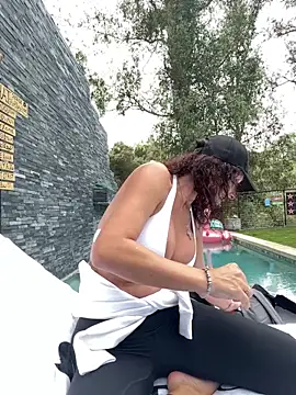 therealbeverlycious online show from 02-24-26, 10:08