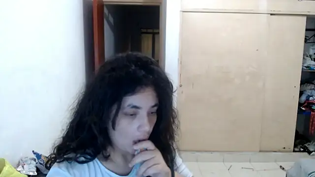 Snapshot of ladydeathz chatting on 01-14-25, 02:40 ladydeathz online show from 01-14-25, 02:40