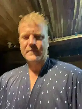 Snapshot of sexycouple109 chatting on 12-26-24, 06:43 sexycouple109 online show from 12-26-24, 06:43