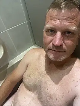 Snapshot of sexycouple109 chatting on 01-17-25, 03:32 sexycouple109 online show from 01-17-25, 03:32