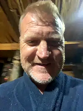 Snapshot of sexycouple109 chatting on 10-28-25, 07:38 sexycouple109 online show from 10-28-25, 07:38