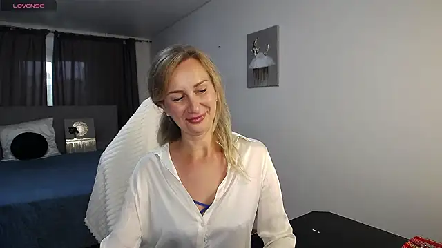 Snapshot of Vanessa_Nowak chatting on 07-05-26, 01:40 Vanessa Nowak online show from 07-05-26, 01:40