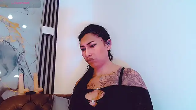 khiara moretti online show from 10-22-25, 11:10