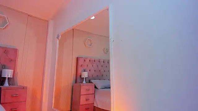 Snapshot of Agathaargent_ chatting on 11-28-25, 04:37 Agathaargent online show from 11-28-25, 04:37