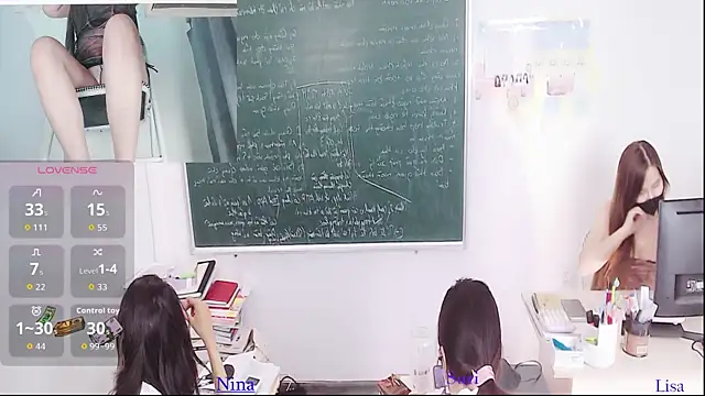 Snapshot of _Math_ chatting on 06-04-26, 03:07 Math online show from 06-04-26, 03:07