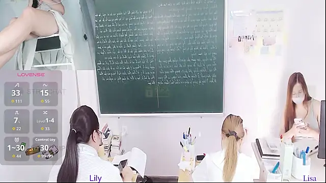 Snapshot of _Math_ chatting on 06-10-26, 02:01 Math online show from 06-10-26, 02:01
