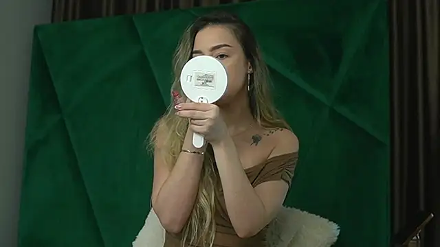 ScarletColes online show from 11-21-25, 12:21