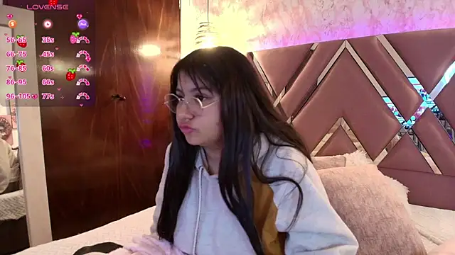 Snapshot of Miaa_Smiith1 chatting on 01-31-25, 12:07 Miaa Smiith1 online show from 01-31-25, 12:07