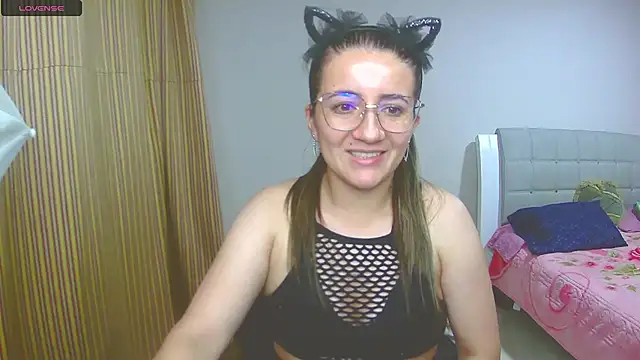 Snapshot of Dayanna_Smitt chatting on 02-26-25, 12:49 Dayanna Smitt online show from 02-26-25, 12:49