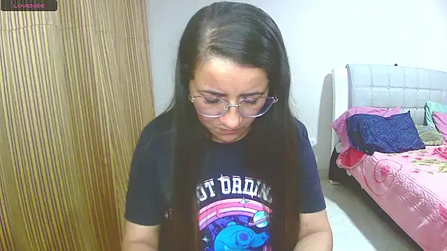 Snapshot of Dayanna_Smitt chatting on 03-05-25, 04:45 Dayanna Smitt online show from 03-05-25, 04:45