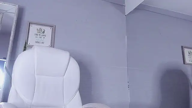 Sara Greey online show from 02-19-25, 04:22