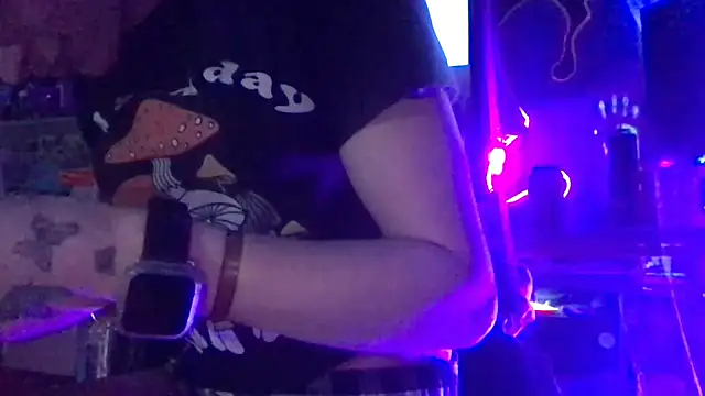 watermellonpussy online show from 12-25-24, 11:00