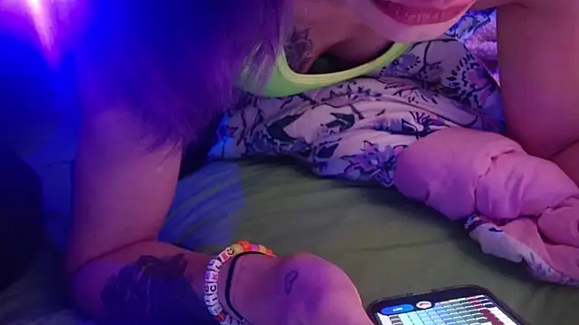 watermellonpussy online show from 04-12-26, 02:00