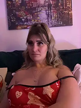 EvelynFrances online show from 01-01-25, 11:07