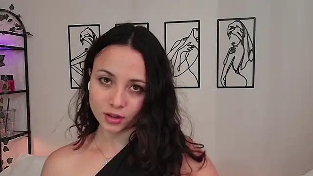 Megan Rodrigo online show from 10-28-25, 07:05