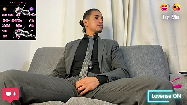 Tom blunt96 online show from 02-08-26, 05:11