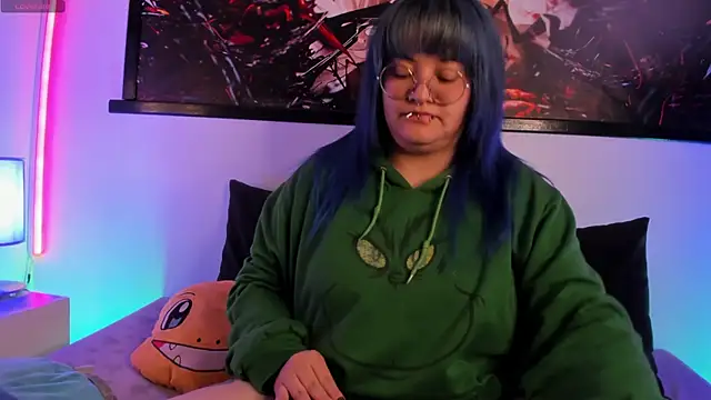 lucky-leah online show from 04-25-26, 04:37