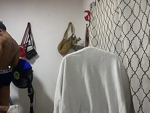 andrews2399 online show from 09-27-25, 01:05