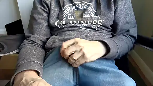 hornyguyuk1973 online show from 03-13-26, 08:21