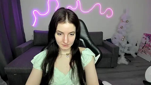 Snapshot of Bridget_fitness chatting on 01-06-25, 07:13 Bridget fitness online show from 01-06-25, 07:13