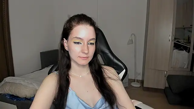 Snapshot of Bridget_fitness chatting on 02-15-25, 03:39 Bridget fitness online show from 02-15-25, 03:39