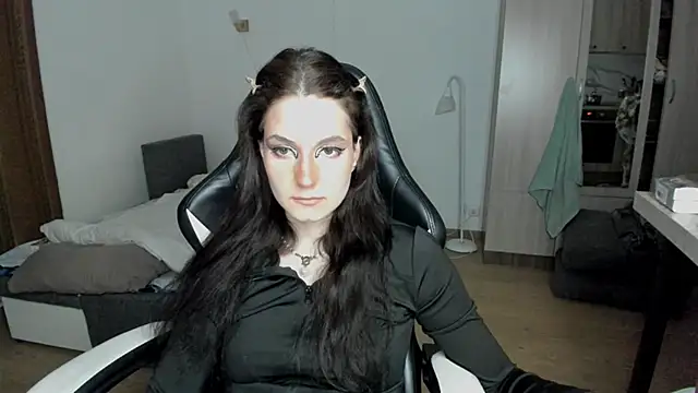 Snapshot of Bridget_fitness chatting on 02-17-25, 08:15 Bridget fitness online show from 02-17-25, 08:15