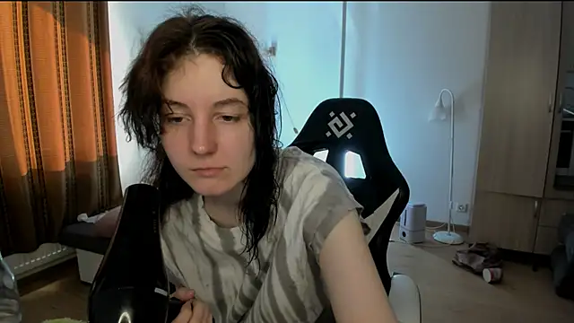 Snapshot of Bridget_fitness chatting on 02-21-25, 10:17 Bridget fitness online show from 02-21-25, 10:17