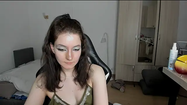 Snapshot of Bridget_fitness chatting on 02-21-25, 07:32 Bridget fitness online show from 02-21-25, 07:32