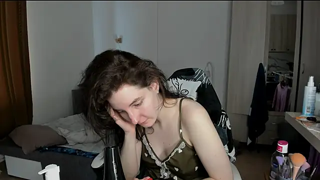 Snapshot of Bridget_fitness chatting on 02-23-25, 11:33 Bridget fitness online show from 02-23-25, 11:33