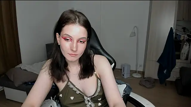 Snapshot of Bridget_fitness chatting on 02-23-25, 02:35 Bridget fitness online show from 02-23-25, 02:35