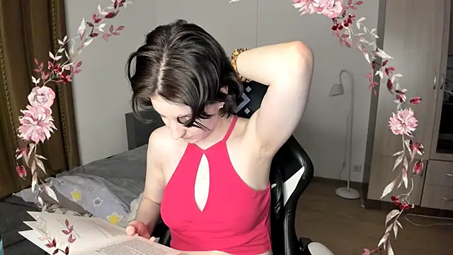 Snapshot of Bridget_fitness chatting on 03-11-25, 08:09 Bridget fitness online show from 03-11-25, 08:09