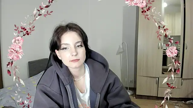 Snapshot of Bridget_fitness chatting on 03-13-25, 06:23 Bridget fitness online show from 03-13-25, 06:23