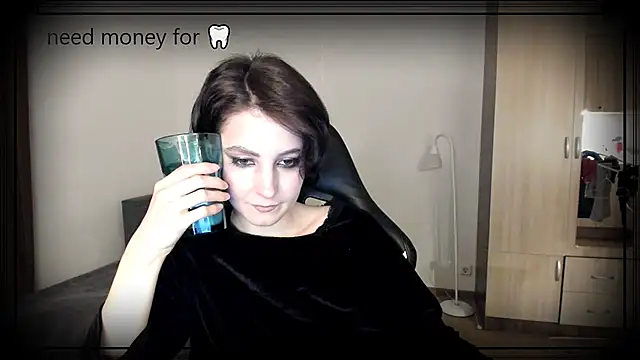 Snapshot of Bridget_fitness chatting on 03-18-25, 06:37 Bridget fitness online show from 03-18-25, 06:37