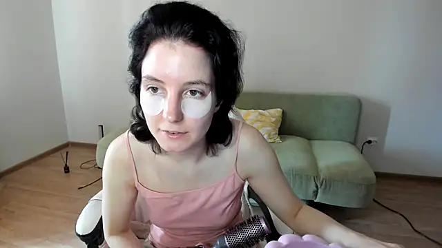 Snapshot of Bridget_fitness chatting on 09-22-25, 11:34 Bridget fitness online show from 09-22-25, 11:34