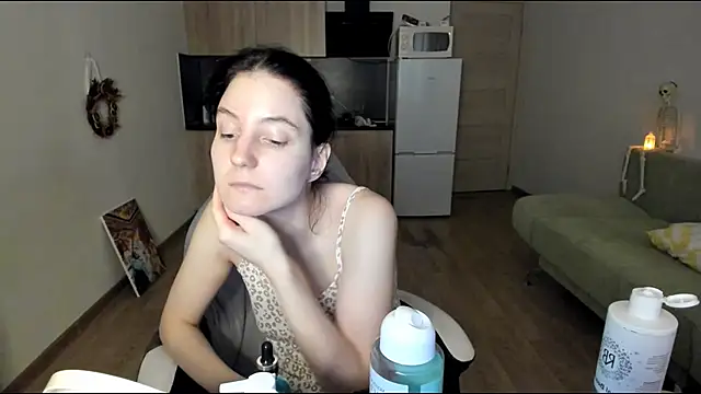 Snapshot of Bridget_fitness chatting on 09-27-25, 02:44 Bridget fitness online show from 09-27-25, 02:44