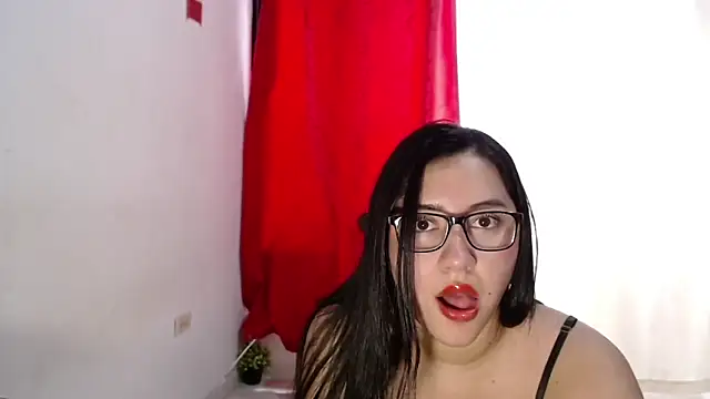 LuciaTomson online show from 07-01-26, 07:13