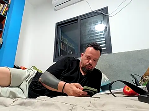 Snapshot of ccxc2@xh chatting on 07-17-26, 01:34 ccxc2xh online show from 07-17-26, 01:34
