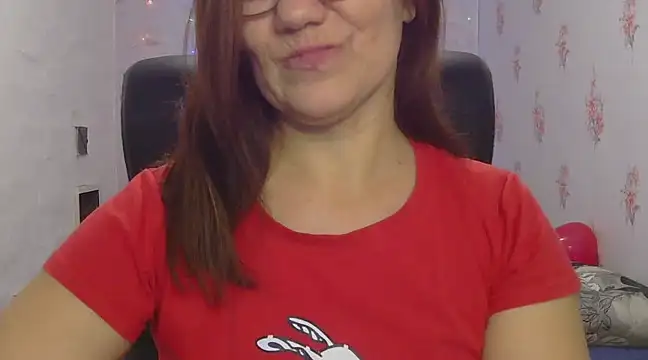 Snapshot of KittyyLaBeauty chatting on 02-12-25, 07:35 KittyyLaBeauty online show from 02-12-25, 07:35