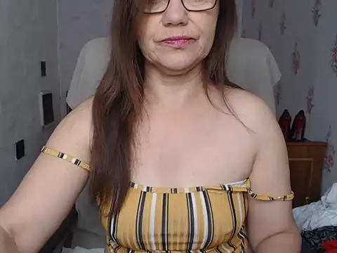 KittyyLaBeauty online show from 05-17-26, 05:27