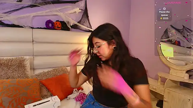 Snapshot of milan_sweet chatting on 10-27-25, 09:41 milan sweet online show from 10-27-25, 09:41