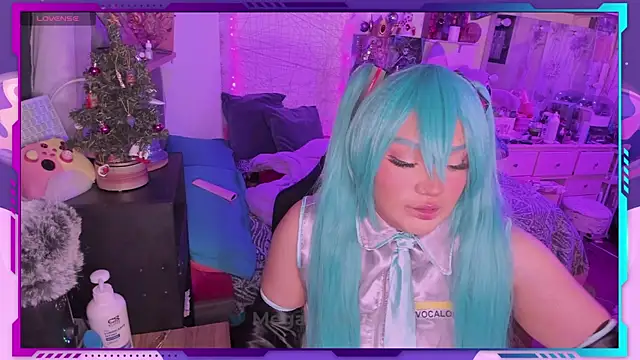 Snapshot of MegariaB chatting on 12-09-24, 04:12 MegariaB online show from 12-09-24, 04:12