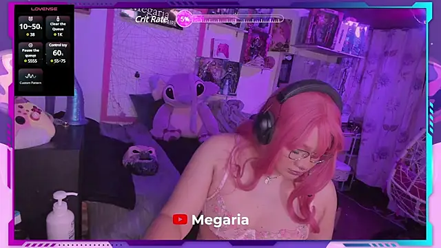 Snapshot of MegariaB chatting on 02-04-25, 04:05 MegariaB online show from 02-04-25, 04:05