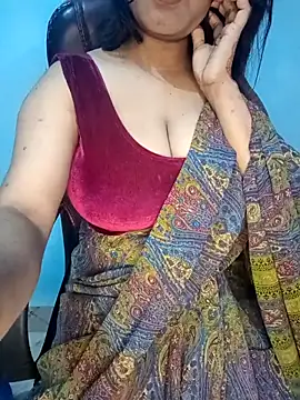 Snapshot of Dayna-36 chatting on 02-19-25, 05:49 Dayna-36 online show from 02-19-25, 05:49