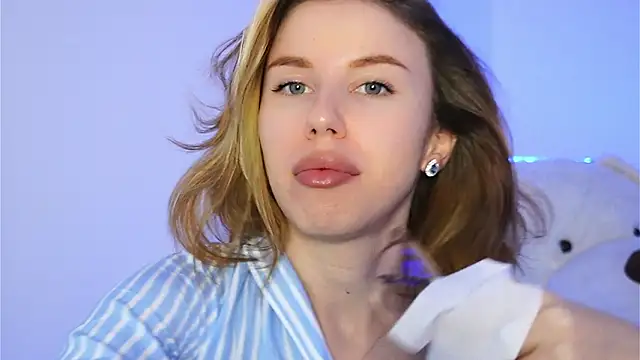 ivyleague  online show from 03-03-26, 06:25