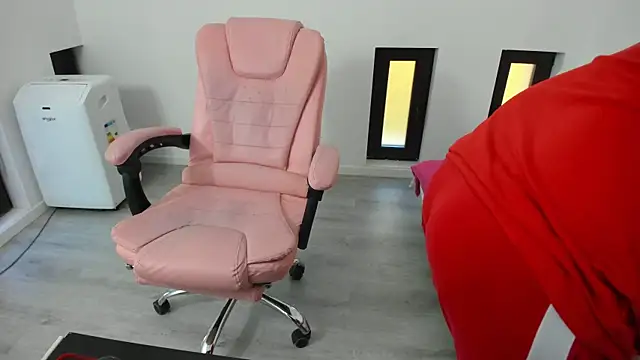 Dyana Kaylinn online show from 09-16-25, 04:46