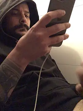 Snapshot of hotmrniceguy chatting on 02-11-25, 02:14 hotmrniceguy online show from 02-11-25, 02:14