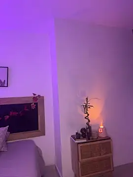 Snapshot of Susi_bell chatting on 01-03-25, 01:27 Susi bell online show from 01-03-25, 01:27