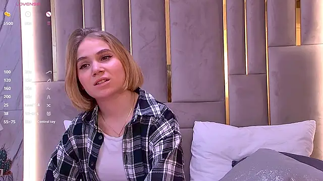 EllenaGreen online show from 01-20-25, 07:14