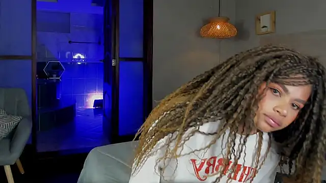 nayah   online show from 11-05-25, 07:47