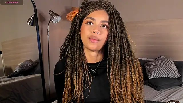 nayah   online show from 04-15-26, 08:09